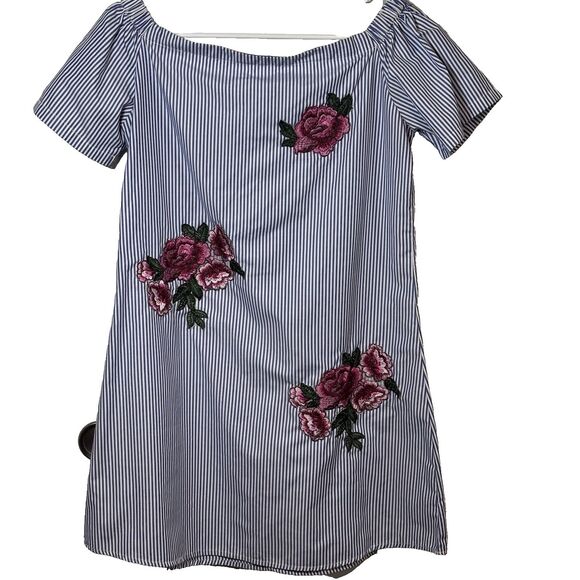 STYLE ENVY OFF THE SHOULDER STRIPED CHAMBRAY DRESS WITH ROSES SIZE MEDIUM - Picture 2 of 11